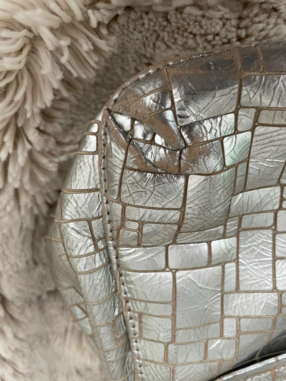 Elaine Turner Metallic Silver Leather Shoulder Bag with Tortoise Accents - Picture 6 of 11